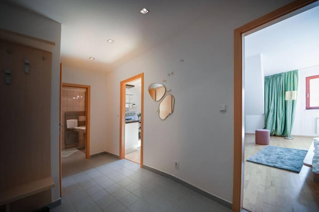 V Centru Deni Apartment Olomouc Exterior photo